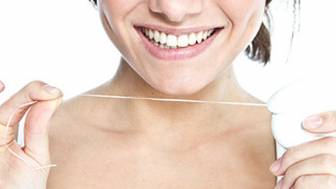 20110329-Zahnseide & Co.: Pflege für die Zahnzwischenräume