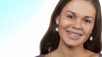 20101027-Zahnkorrektur mit Zahnspangen auch im Erwachsenenalter