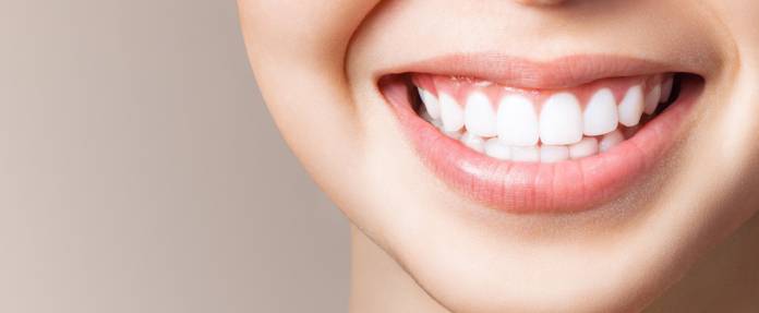 Zahnpflege: Schöne Zähne mit der richtigen Routine