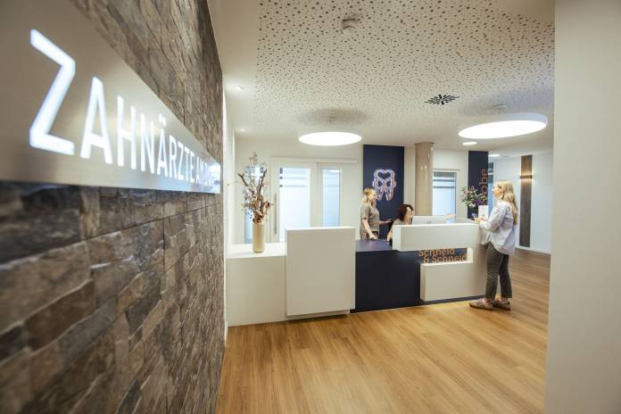 , Dr. Kristina Schneid, Zahnärzte am Diako Augsburg - Schneid & Kollegen, Augsburg, Zahnärztin